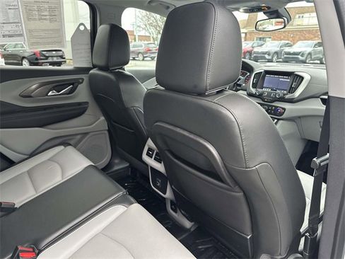 Used 2024 GMC Terrain SLT w/ LPO, Floor Liner Package image 24