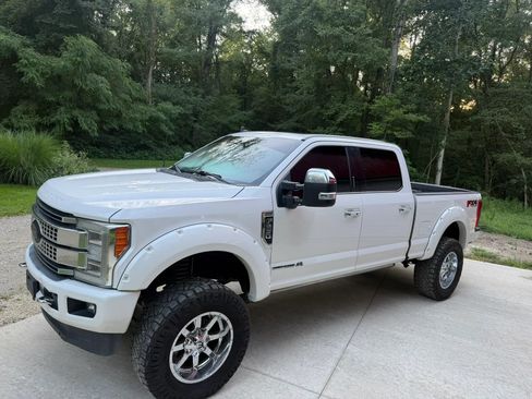 Used 2019 Ford F250 Platinum w/ Platinum Ultimate Package AWD/4WD image 13