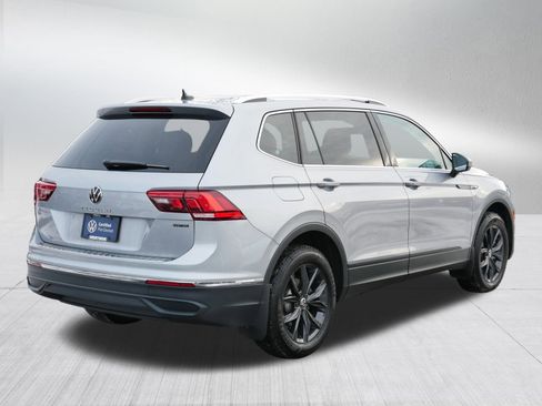 Certified 2024 Volkswagen Tiguan SE image 7