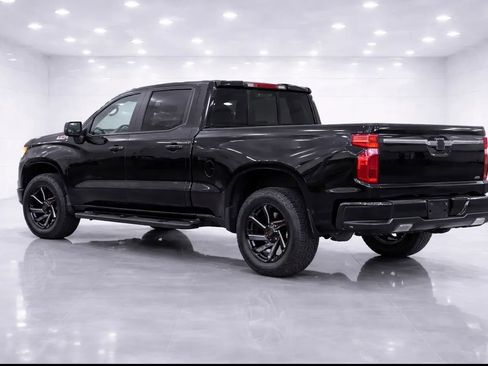 Used 2024 Chevrolet Silverado 1500 LT Trail Boss w/ Convenience Package II AWD/4WD image 3