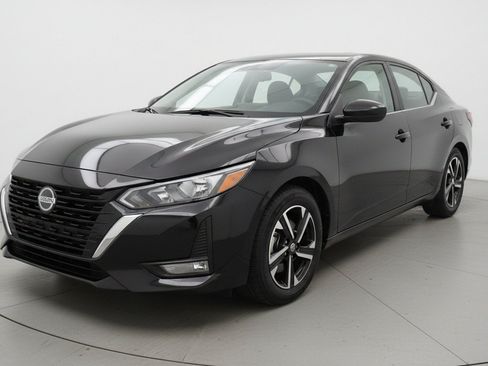 Used 2025 Nissan Sentra SV FWD image 3