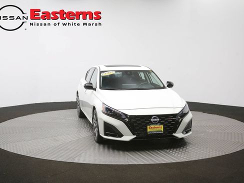 Used 2023 Nissan Altima 2.0 SR FWD image 50