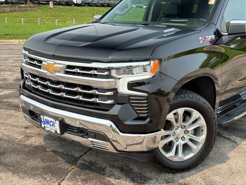 Used 2023 Chevrolet Silverado 1500 LTZ w/ Technology Package AWD/4WD image 8