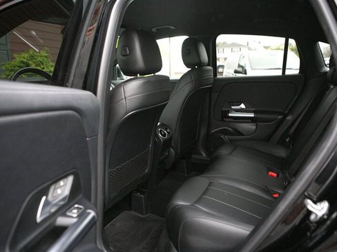 Used 2021 Mercedes-Benz GLA 250 4MATIC w/ Premium Package image 13