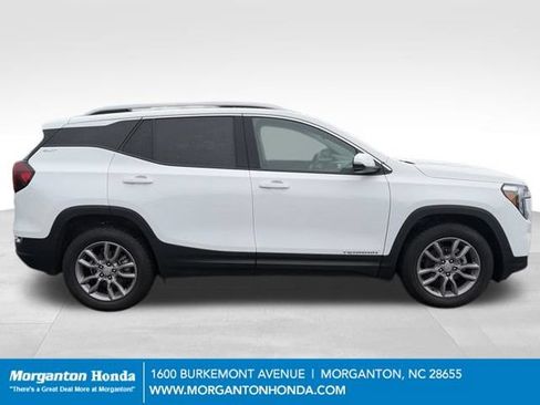 Used 2024 GMC Terrain SLT AWD/4WD image 9