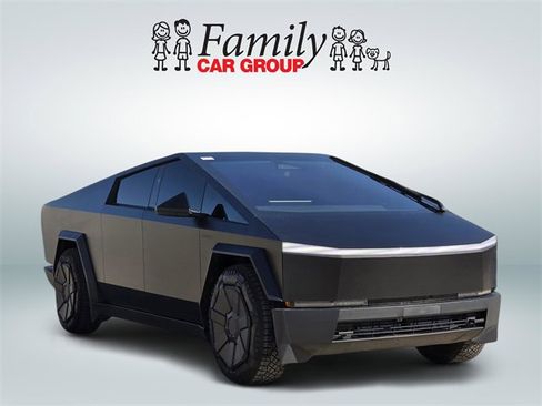 Used 2024 Tesla Cybertruck AWD Crew Cab image 2