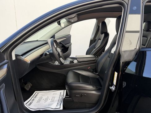Used 2022 Tesla Model Y Long Range AWD/4WD image 11