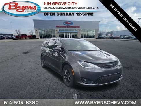 Used 2019 Chrysler Pacifica Touring-L Plus w/ S Appearance Package FWD image 1