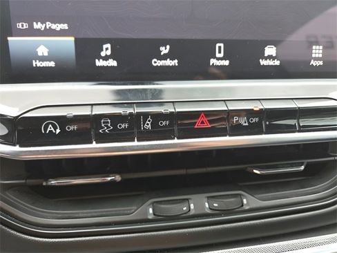 Used 2023 Jeep Compass Limited image 18