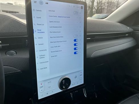 Certified 2024 Ford Mustang Mach-E Premium image 24