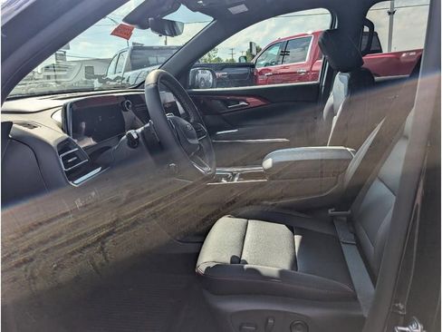 New 2026 Chevrolet Traverse Z71 w/ Driver Confidence Package image 14