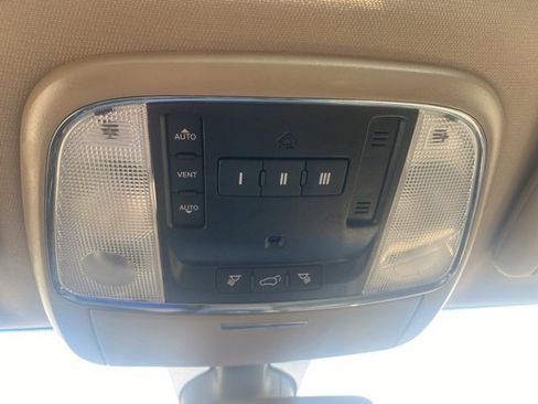 Used 2020 Jeep Grand Cherokee Limited w/ Trailer Tow Group IV image 26