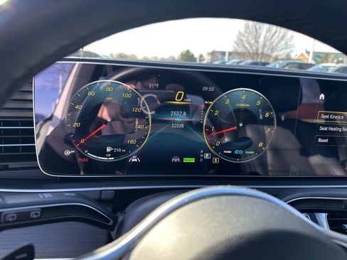 Used 2023 Mercedes-Benz GLS 450 4MATIC image 19