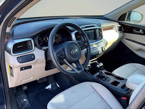 Used 2018 Kia Sorento AWD image 15