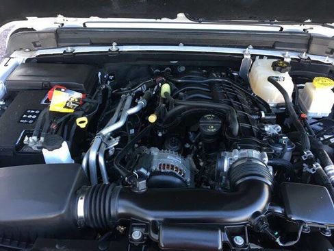 Used 2022 Jeep Gladiator Sport image 26