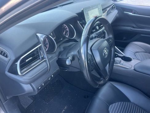 Used 2024 Toyota Camry SE image 9