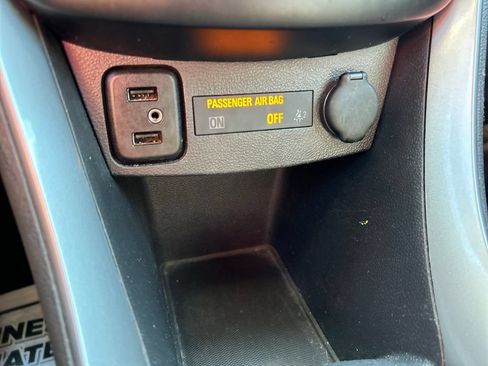 Used 2019 Chevrolet Trax LT w/ LT Convenience Package FWD image 30