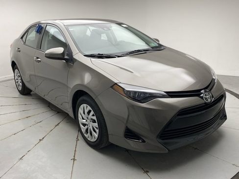 Used 2018 Toyota Corolla LE image 7