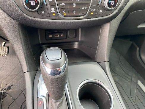 Used 2020 Chevrolet Equinox LT image 27