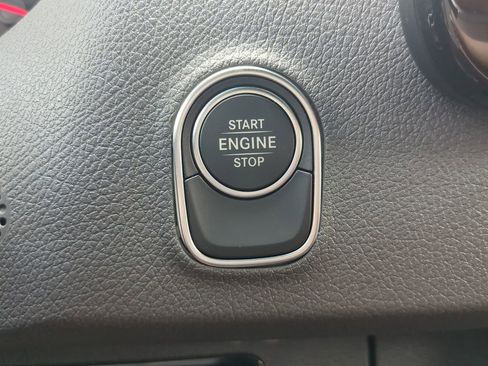 Used 2025 Mercedes-Benz Sprinter 2500 image 13