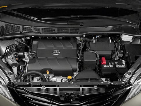 Used 2014 Toyota Sienna XLE FWD image 16