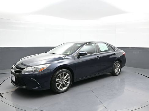 Used 2017 Toyota Camry SE FWD image 10