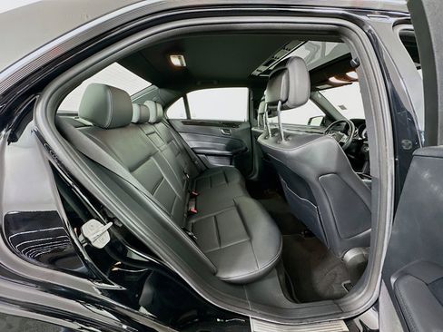 Used 2014 Mercedes-Benz E 350 4MATIC Sedan image 30