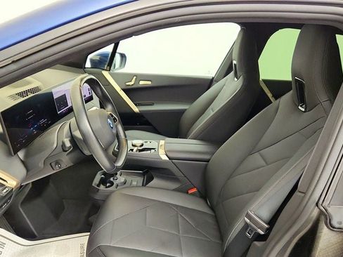 Used 2024 BMW iX xDrive50 w/ Sport Package AWD/4WD image 19
