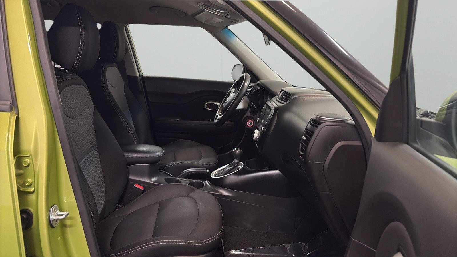 Used 2019 Kia Soul + FWD image 14