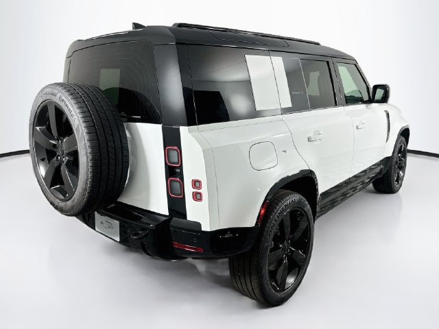 New 2026 Land Rover Defender 110 X-Dynamic SE AWD/4WD image 5