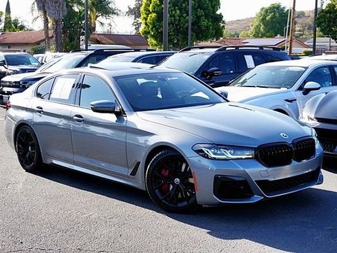 Used 2023 BMW M550i xDrive w/ Shadowloine Package AWD/4WD image 3
