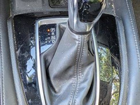 Used 2019 Nissan Rogue SL FWD image 13