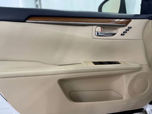 Used 2014 Lexus ES 300h ES 300h Sedan 4D image 11