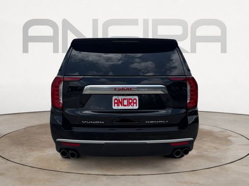 Used 2023 GMC Yukon XL Denali AWD/4WD image 9