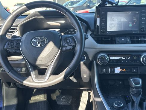 Used 2021 Toyota RAV4 XLE Premium image 21
