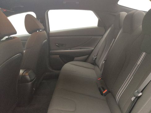 Used 2025 Hyundai Elantra Sport FWD image 18