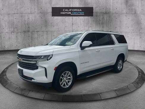Used 2021 Chevrolet Suburban LT RWD image 3
