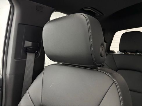 New 2026 GMC Canyon Elevation w/ Convenience Package image 39