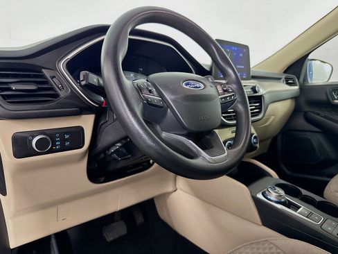 Used 2020 Ford Escape SE image 22