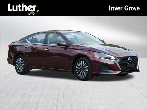 Certified 2023 Nissan Altima 2.5 SV w/ SV Premium Package AWD/4WD image 1