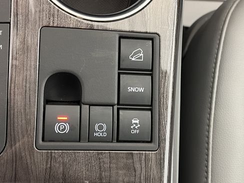 Used 2023 Toyota Highlander Platinum image 29