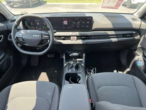 Used 2025 Kia K4 FWD image 9