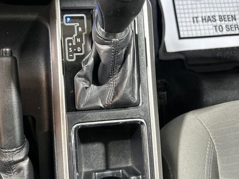 Used 2017 Toyota Tacoma SR5 w/ Tow Package AWD/4WD image 29