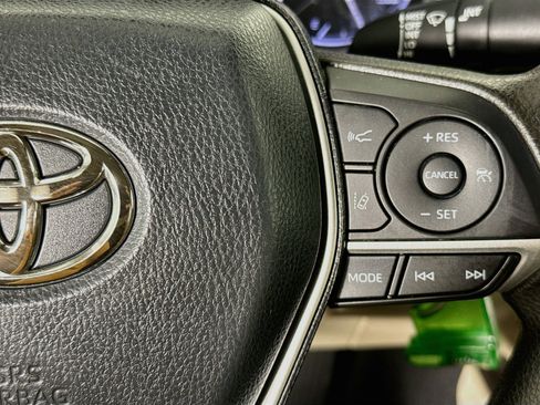 Used 2021 Toyota Camry LE FWD image 13
