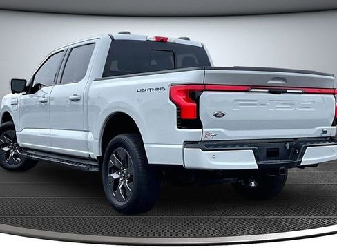 Used 2023 Ford F150 Lightning Lariat image 4