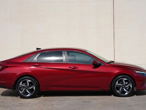 Used 2023 Hyundai Elantra SEL w/ Convenience Package image 47