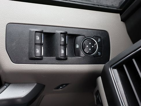 Used 2018 Ford F150 XLT w/ Trailer Tow Package image 29