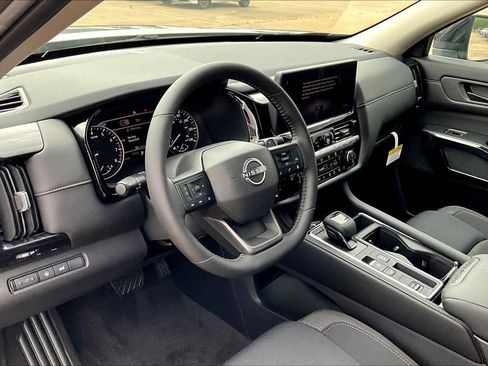 New 2026 Nissan Pathfinder SV w/ SV Premium Package image 10