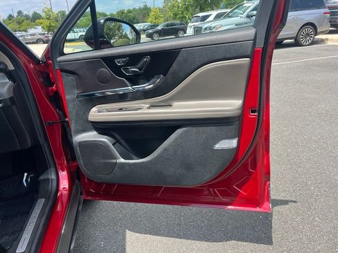 Certified 2025 Lincoln Corsair AWD image 24