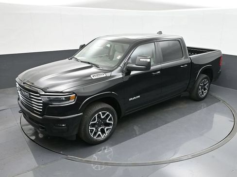 Used 2025 RAM 1500 Laramie AWD/4WD image 34